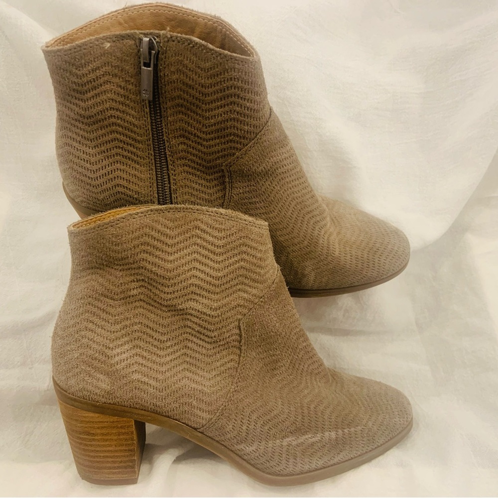 Lucky Brand Textured Ankle Booties